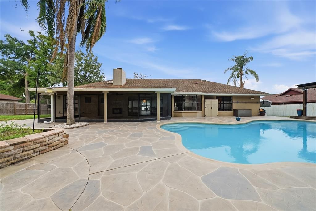 For Sale: $535,000 (4 beds, 2 baths, 2061 Square Feet)