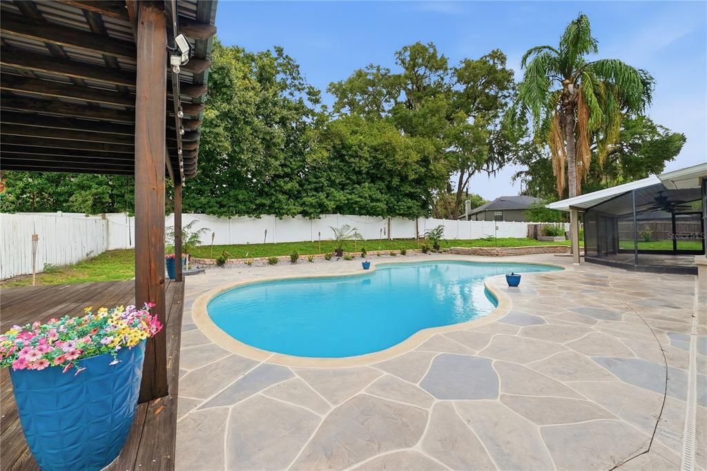 For Sale: $535,000 (4 beds, 2 baths, 2061 Square Feet)