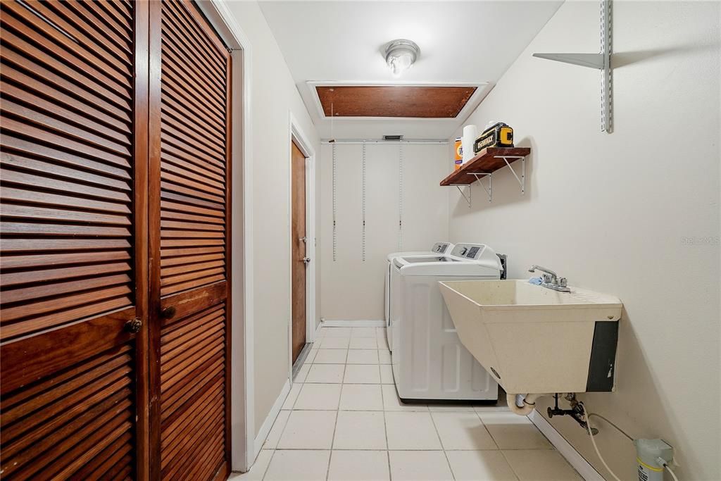 For Sale: $535,000 (4 beds, 2 baths, 2061 Square Feet)