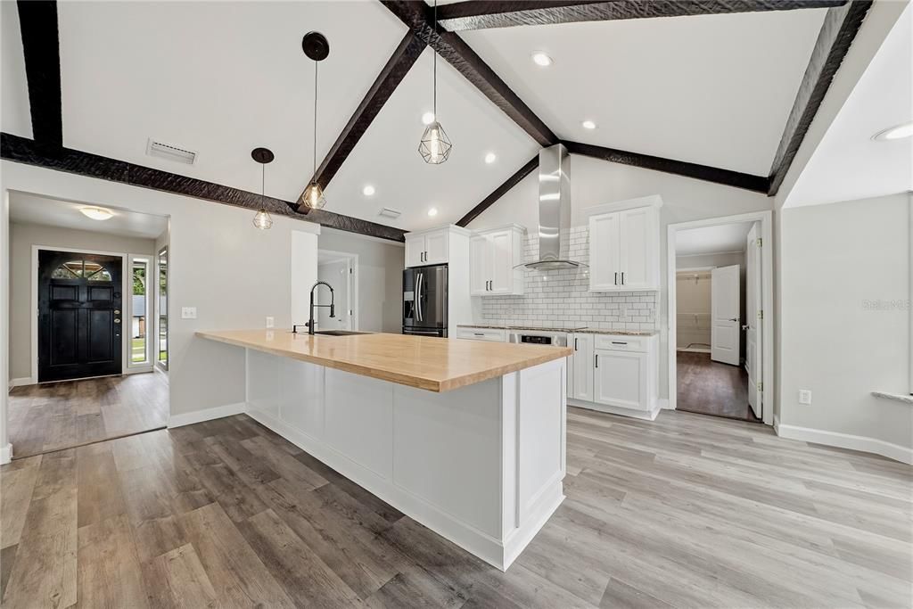 For Sale: $535,000 (4 beds, 2 baths, 2061 Square Feet)