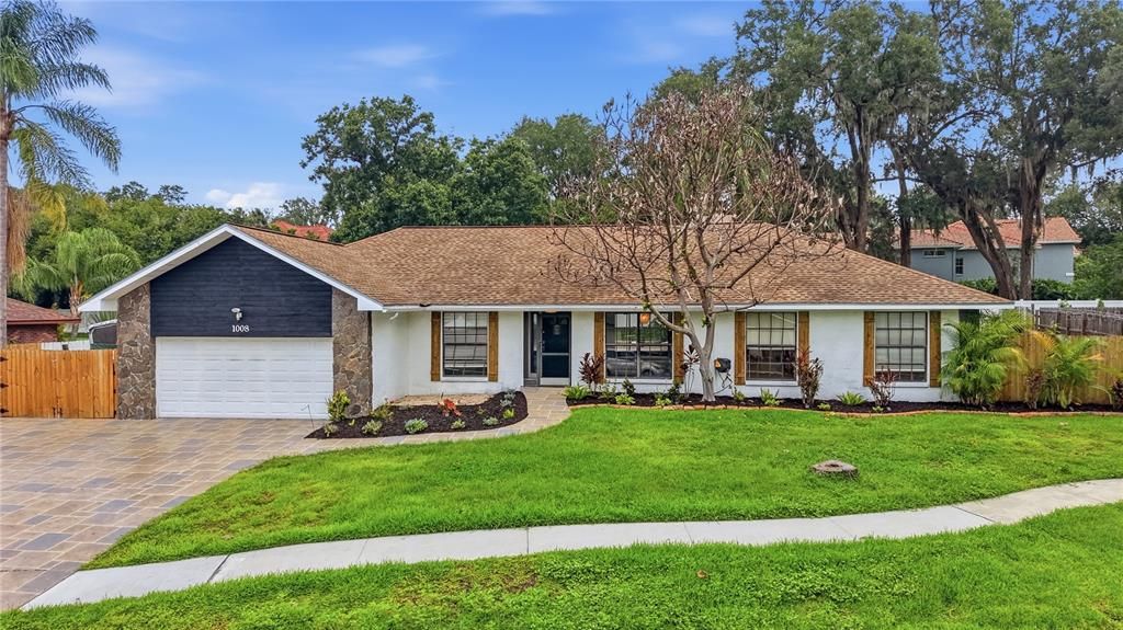 For Sale: $535,000 (4 beds, 2 baths, 2061 Square Feet)