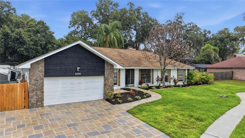 For Sale: $535,000 (4 beds, 2 baths, 2061 Square Feet)