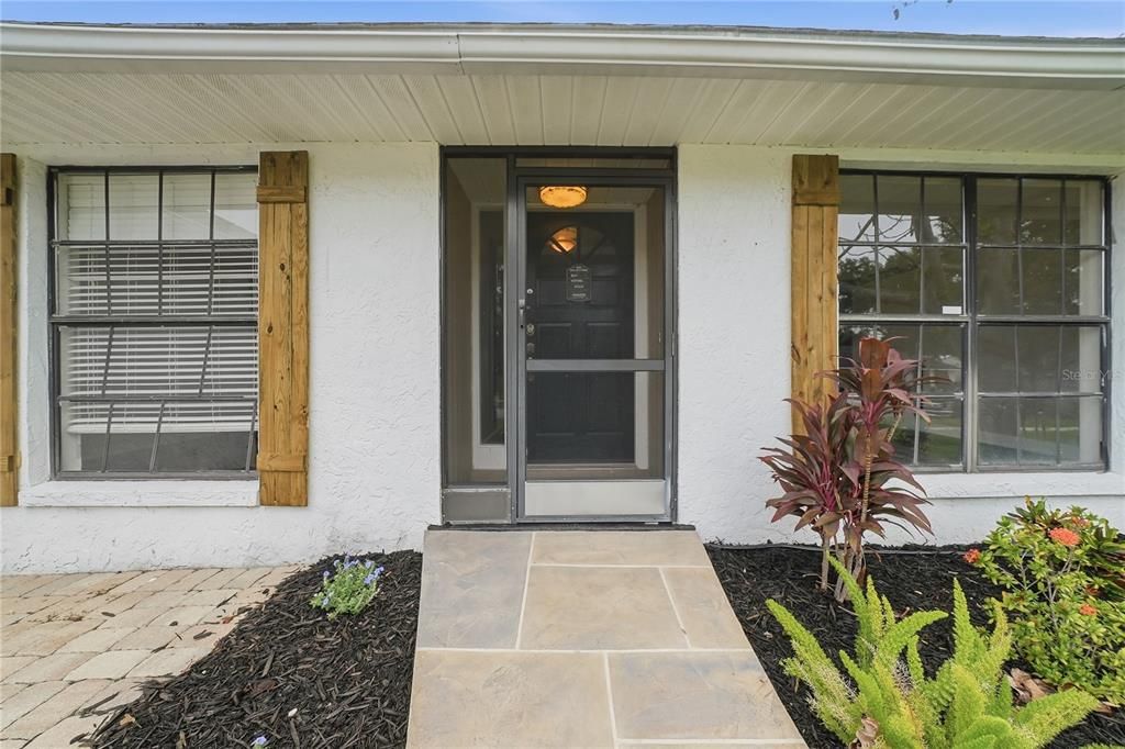 For Sale: $535,000 (4 beds, 2 baths, 2061 Square Feet)