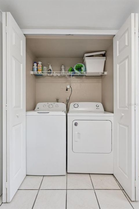 For Sale: $180,000 (2 beds, 2 baths, 905 Square Feet)