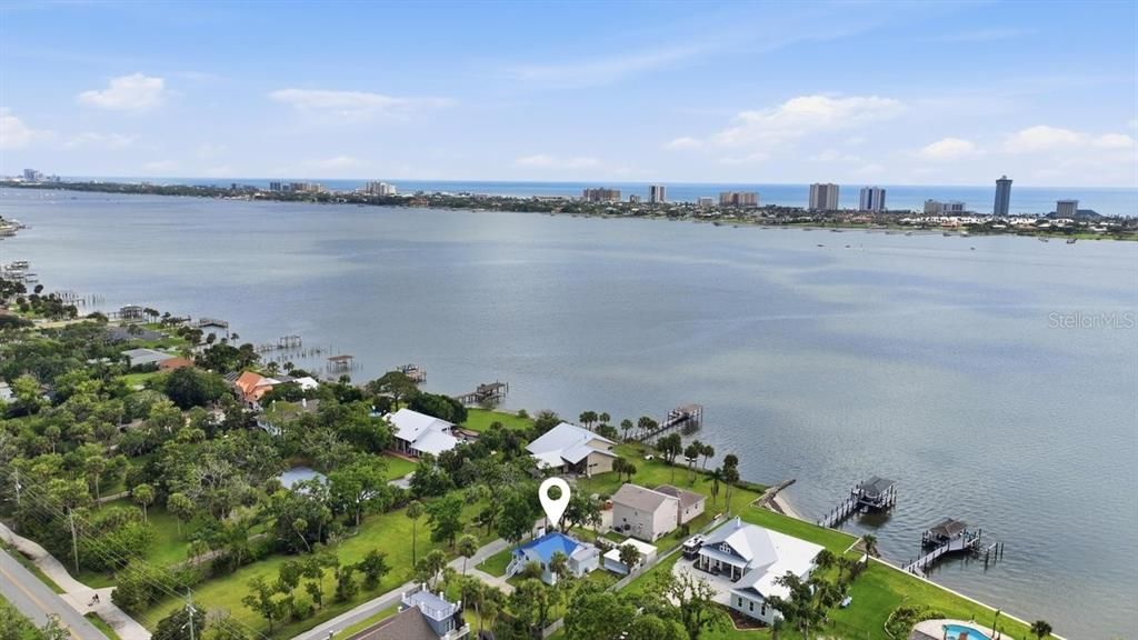 На продажу: $365,000 (2 спален, 2 ванн, 1198 Квадратных фут)
