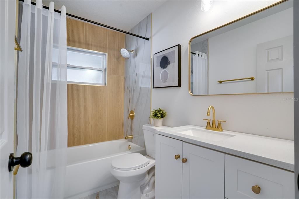 На продажу: $379,000 (3 спален, 1 ванн, 1140 Квадратных фут)