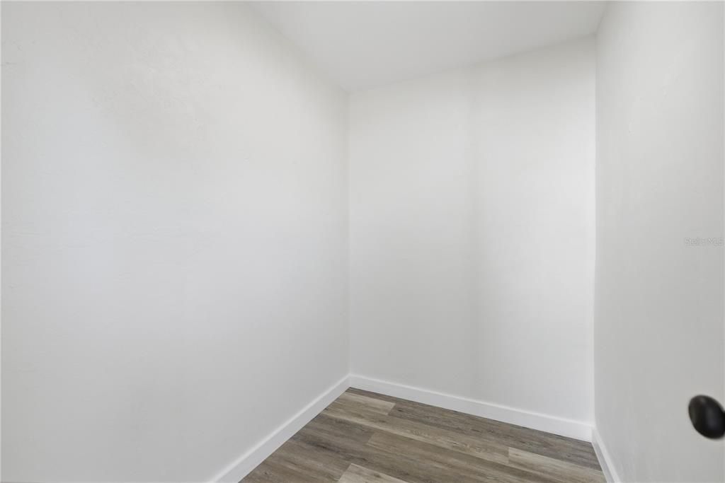 На продажу: $183,000 (2 спален, 1 ванн, 1008 Квадратных фут)