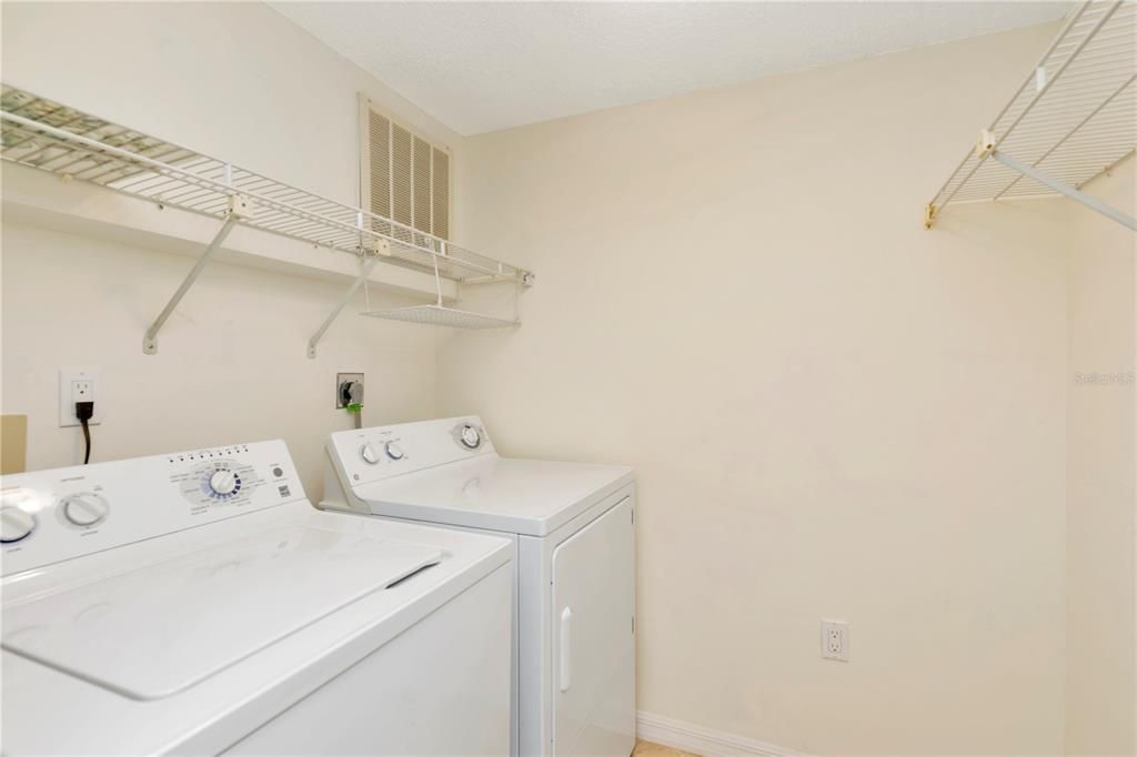 En Venta: $219,000 (2 camas, 2 baños, 1070 Pies cuadrados)