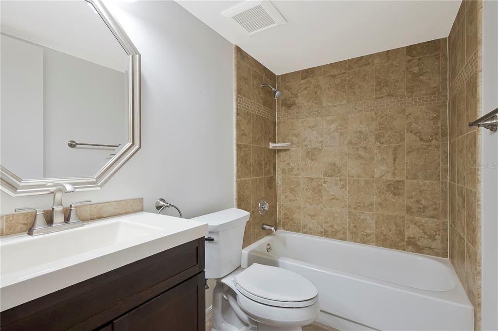 En Venta: $219,000 (2 camas, 2 baños, 1070 Pies cuadrados)