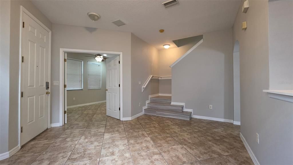 For Rent: $2,795 (3 beds, 2 baths, 1683 Square Feet)