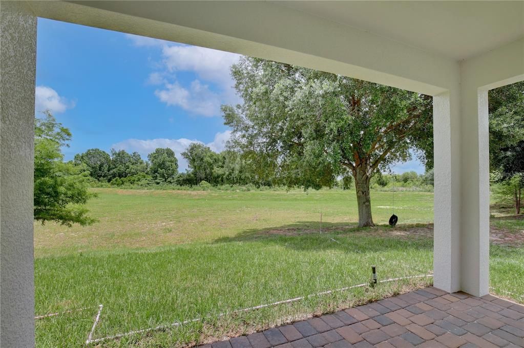 For Sale: $399,900 (5 beds, 3 baths, 2200 Square Feet)