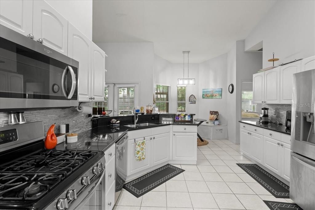 For Sale: $454,900 (4 beds, 3 baths, 2291 Square Feet)