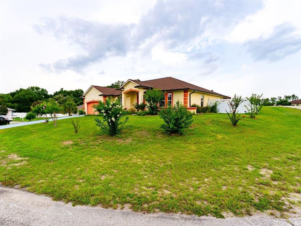 En Venta: $325,000 (3 camas, 2 baños, 2191 Pies cuadrados)