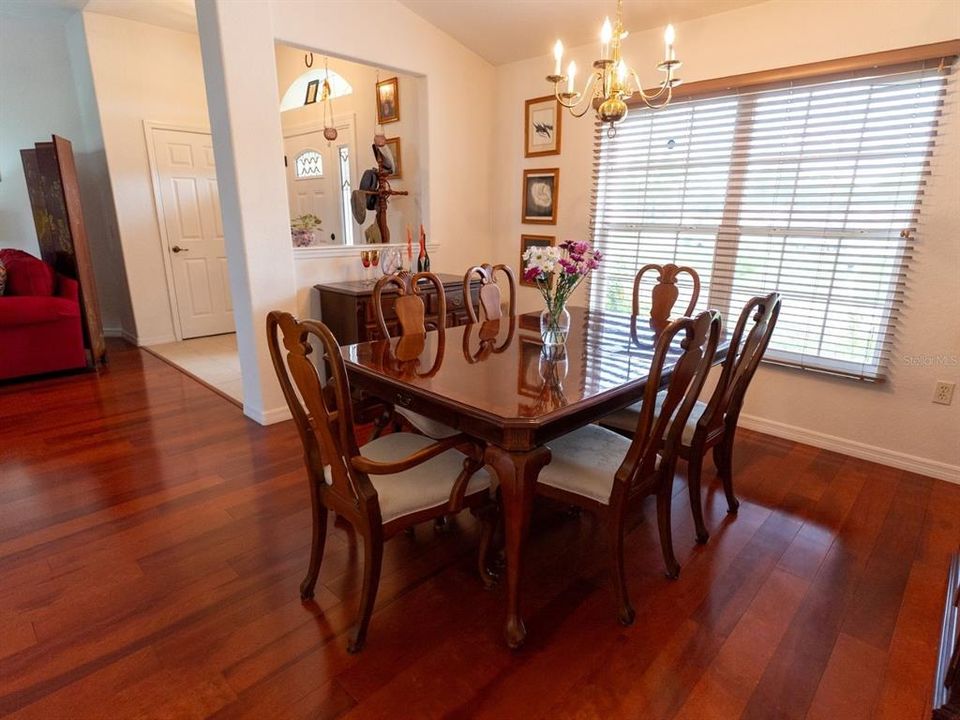 En Venta: $325,000 (3 camas, 2 baños, 2191 Pies cuadrados)