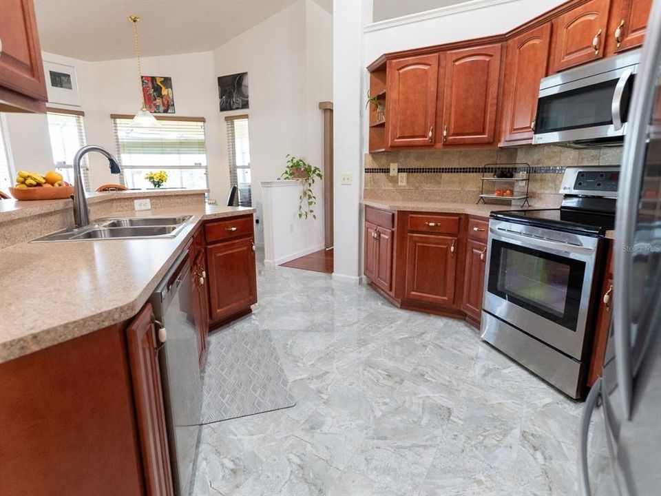 En Venta: $325,000 (3 camas, 2 baños, 2191 Pies cuadrados)