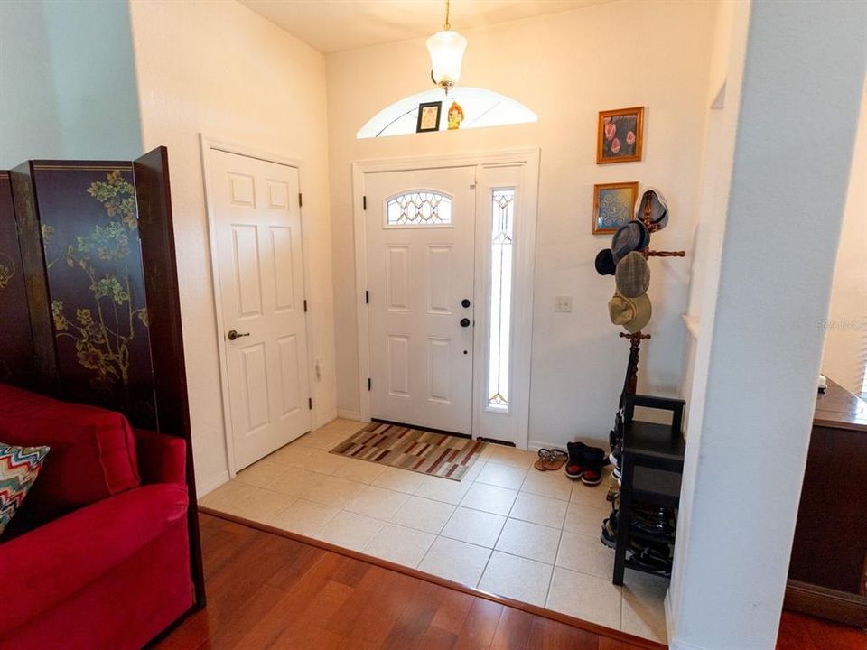 En Venta: $325,000 (3 camas, 2 baños, 2191 Pies cuadrados)