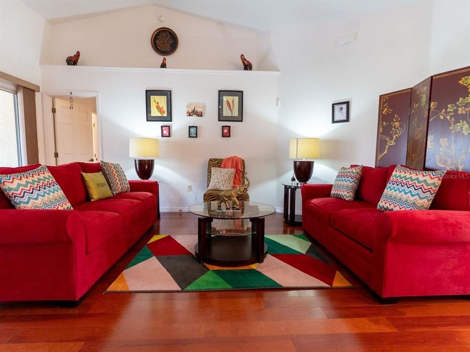 En Venta: $325,000 (3 camas, 2 baños, 2191 Pies cuadrados)