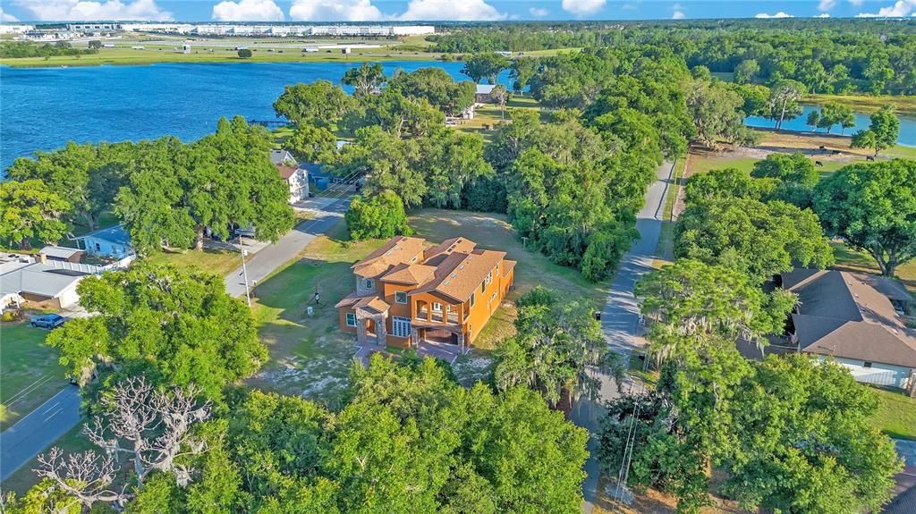 For Sale: $1,200,000 (4 beds, 4 baths, 4923 Square Feet)