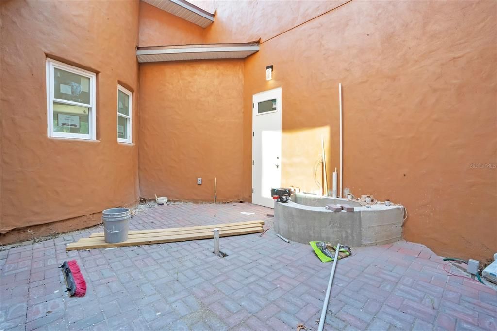 For Sale: $1,200,000 (4 beds, 4 baths, 4923 Square Feet)