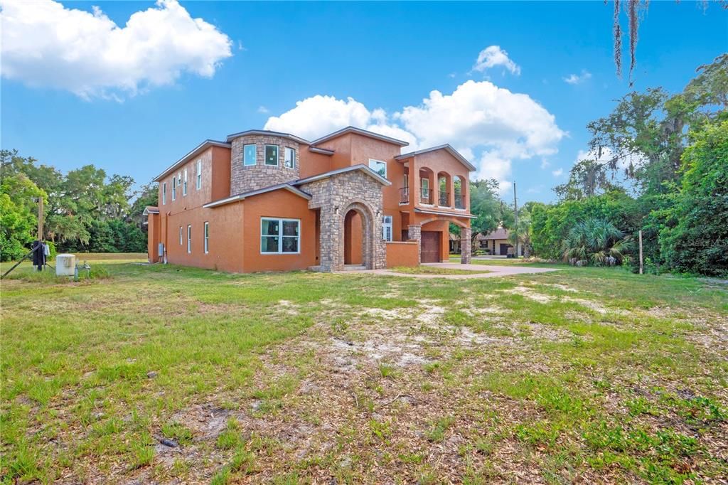 For Sale: $1,200,000 (4 beds, 4 baths, 4923 Square Feet)