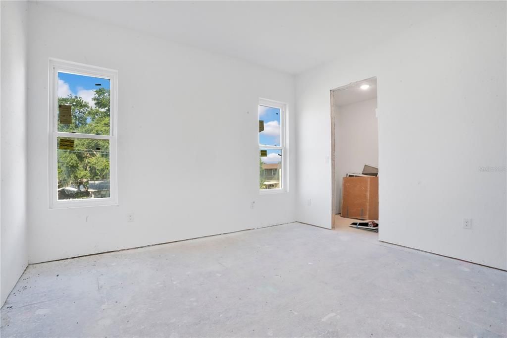 For Sale: $1,200,000 (4 beds, 4 baths, 4923 Square Feet)