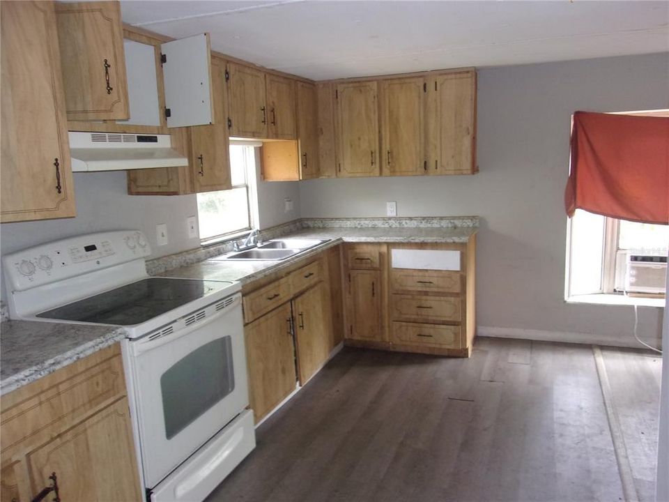 В аренду: $1,350 (2 спален, 1 ванн, 672 Квадратных фут)