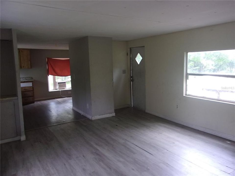 В аренду: $1,350 (2 спален, 1 ванн, 672 Квадратных фут)