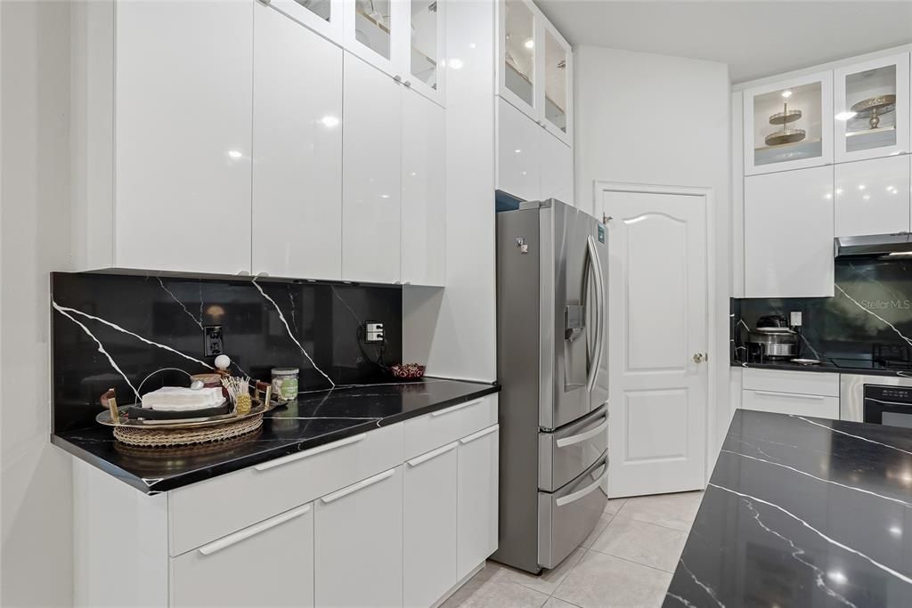 En Venta: $793,999 (4 camas, 3 baños, 3148 Pies cuadrados)
