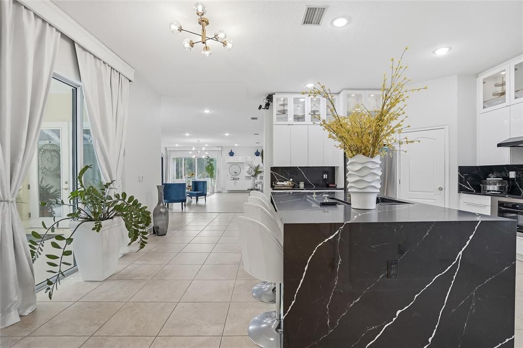 En Venta: $793,999 (4 camas, 3 baños, 3148 Pies cuadrados)