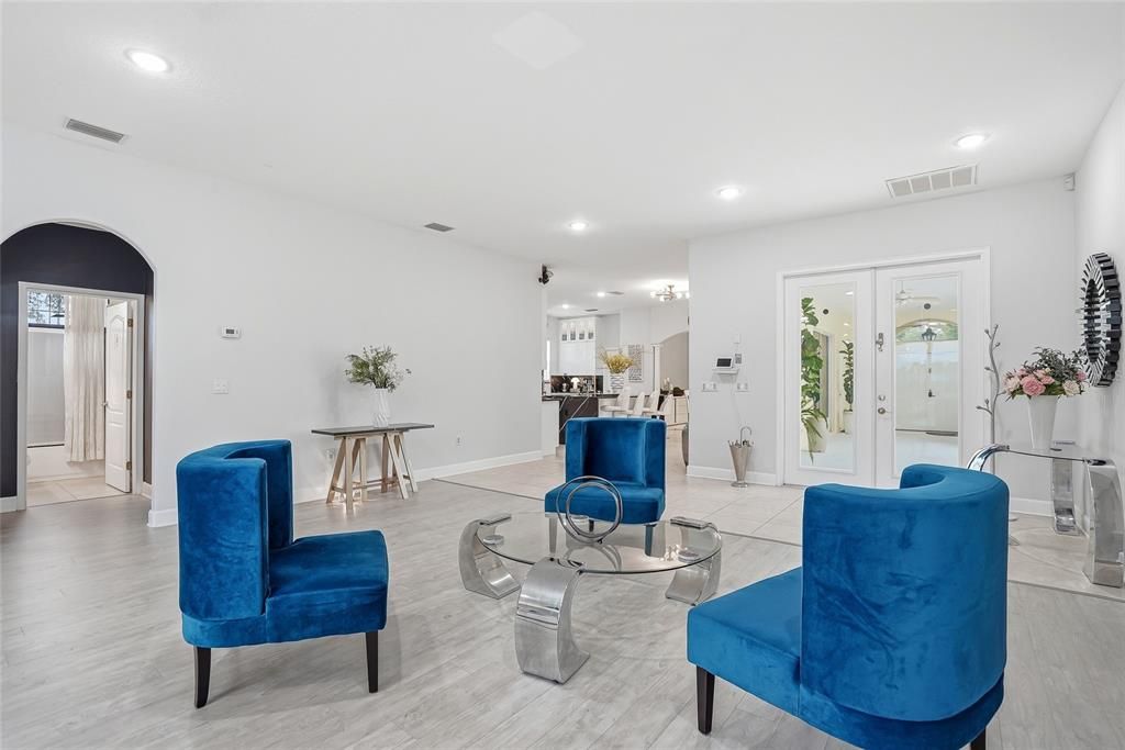 En Venta: $793,999 (4 camas, 3 baños, 3148 Pies cuadrados)