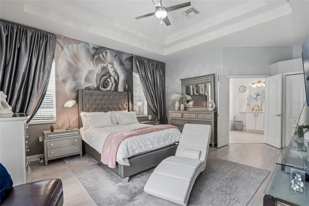 En Venta: $793,999 (4 camas, 3 baños, 3148 Pies cuadrados)