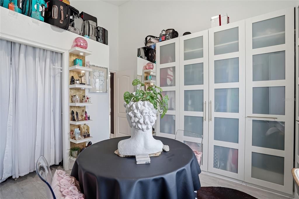 En Venta: $793,999 (4 camas, 3 baños, 3148 Pies cuadrados)