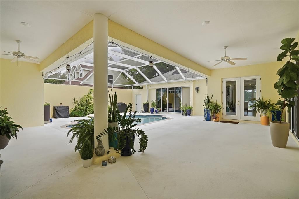 En Venta: $793,999 (4 camas, 3 baños, 3148 Pies cuadrados)