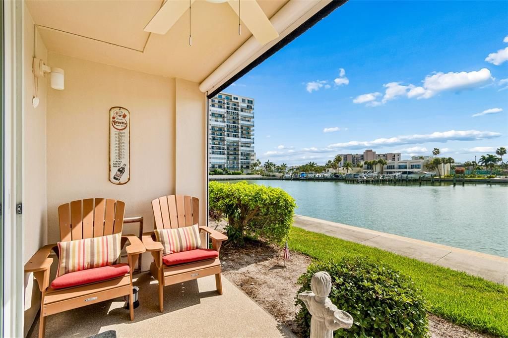 En Venta: $300,000 (2 camas, 2 baños, 1110 Pies cuadrados)