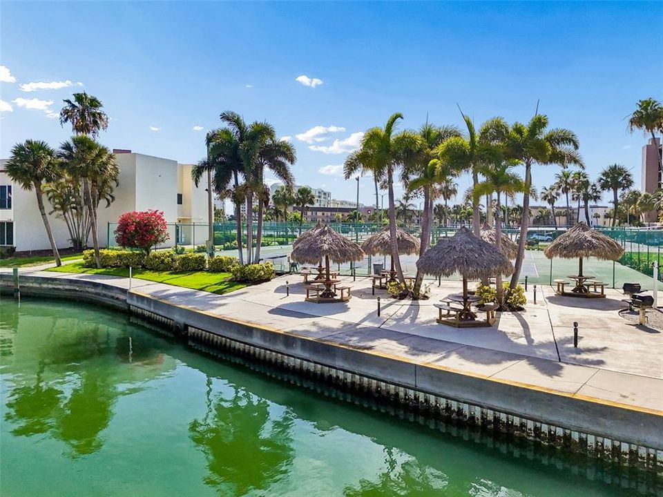 En Venta: $300,000 (2 camas, 2 baños, 1110 Pies cuadrados)