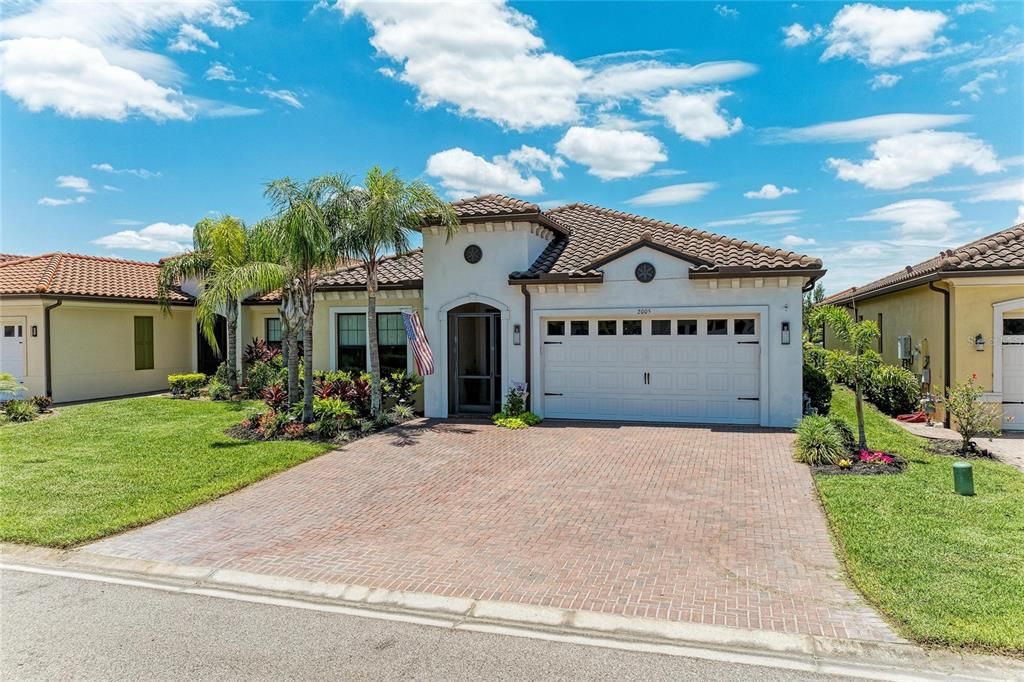For Sale: $799,000 (4 beds, 3 baths, 2507 Square Feet)
