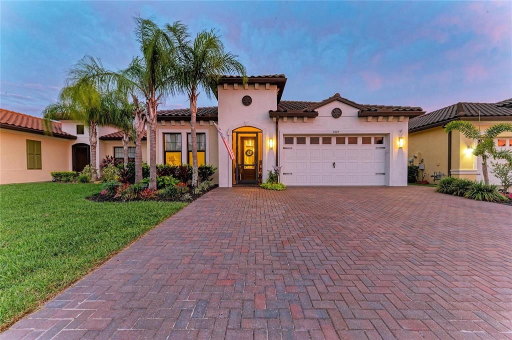 For Sale: $799,000 (4 beds, 3 baths, 2507 Square Feet)