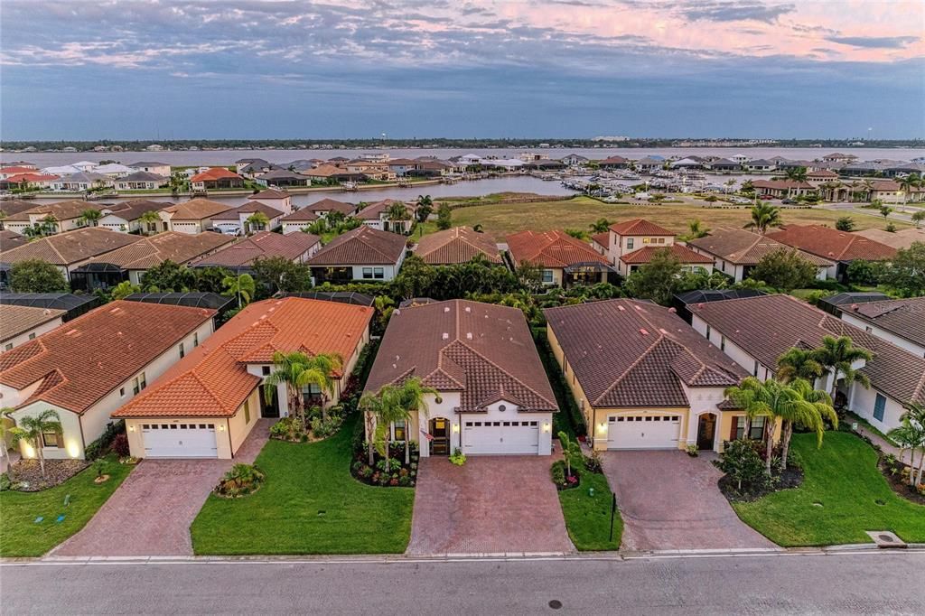 For Sale: $799,000 (4 beds, 3 baths, 2507 Square Feet)