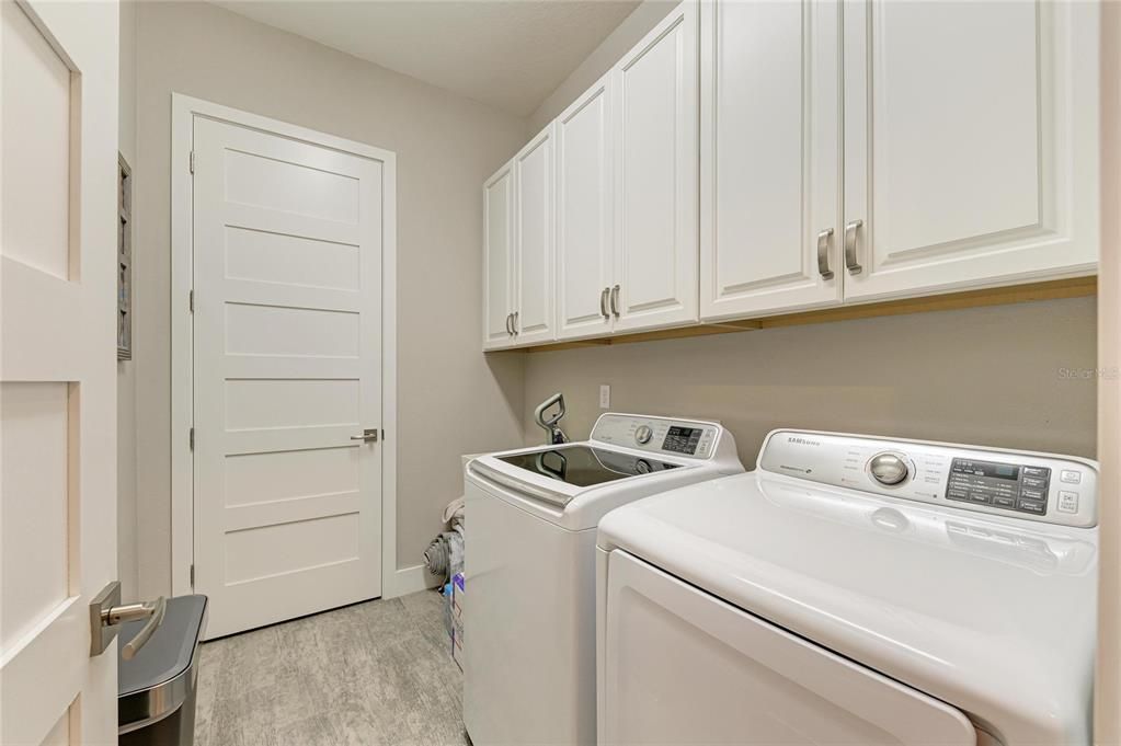For Sale: $799,000 (4 beds, 3 baths, 2507 Square Feet)