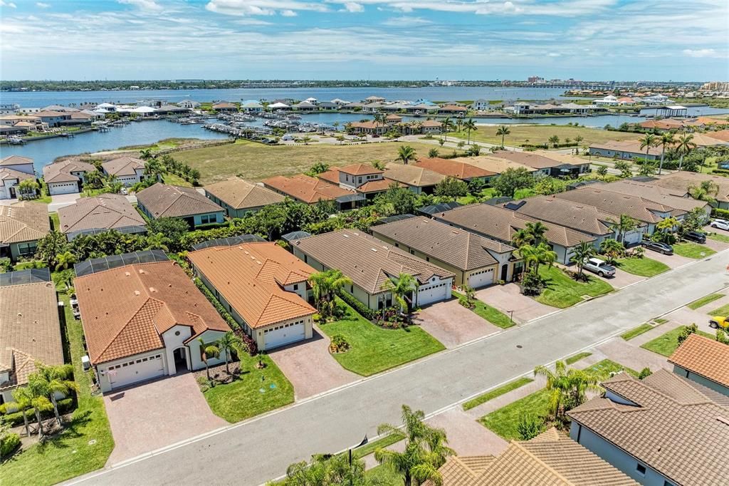 For Sale: $799,000 (4 beds, 3 baths, 2507 Square Feet)