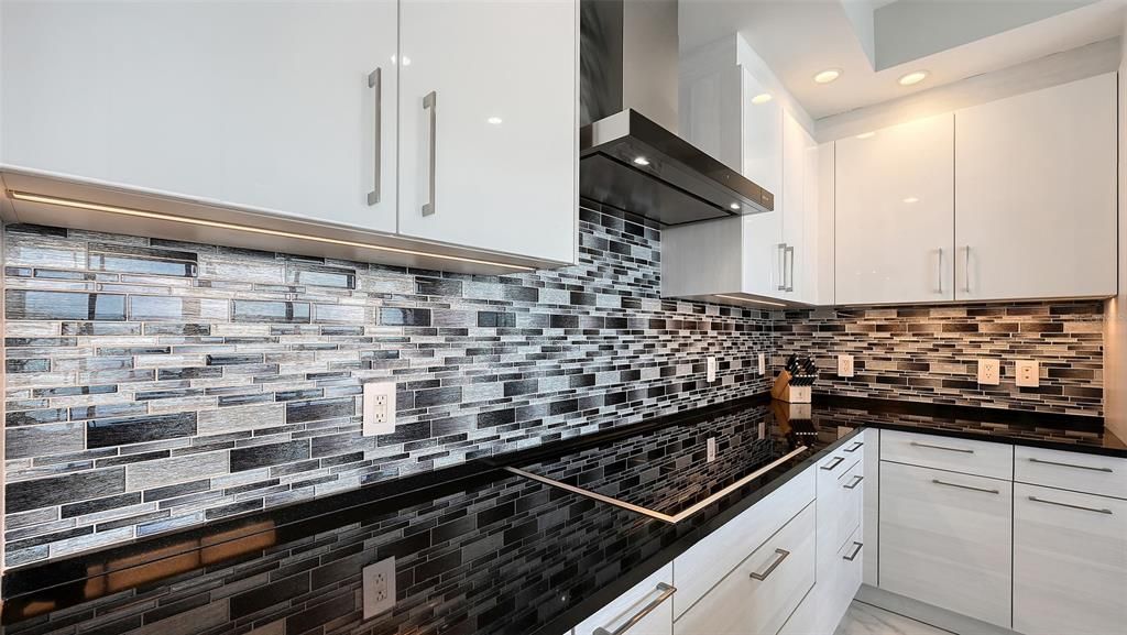 For Rent: $9,500 (2 beds, 2 baths, 1580 Square Feet)