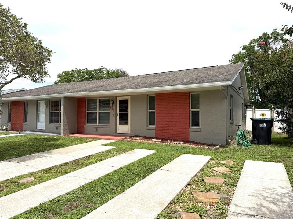 For Sale: $240,000 (2 beds, 1 baths, 952 Square Feet)