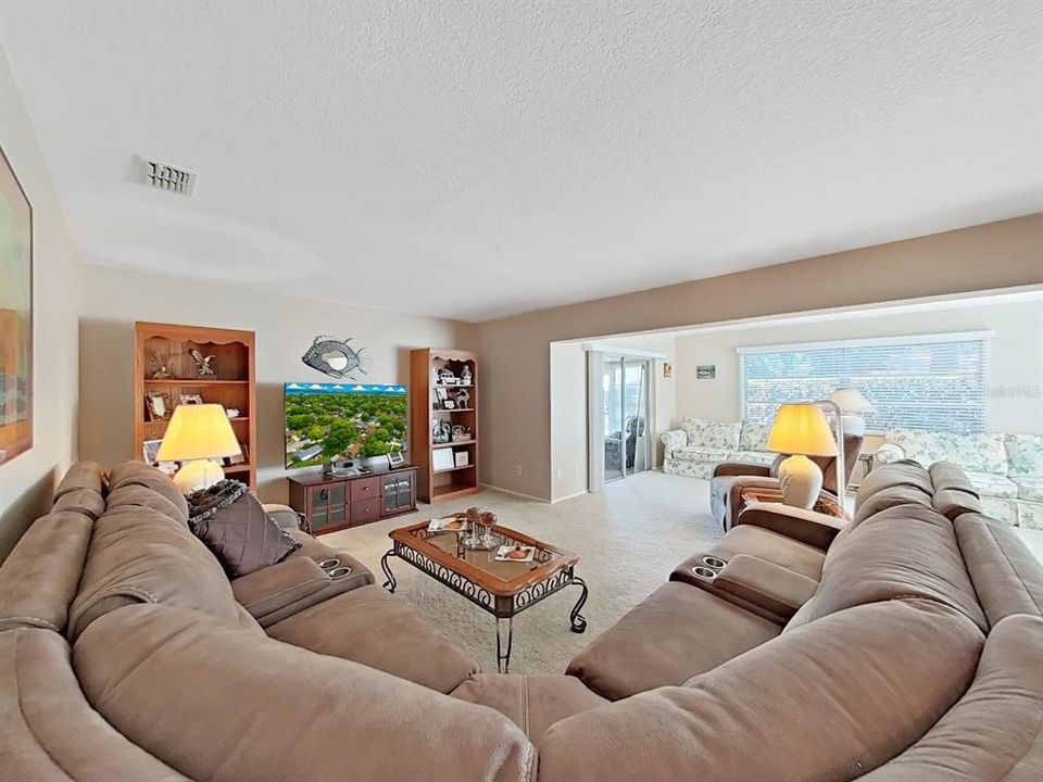 En Venta: $364,900 (2 camas, 2 baños, 1288 Pies cuadrados)