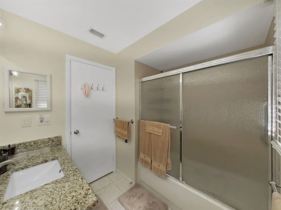 En Venta: $364,900 (2 camas, 2 baños, 1288 Pies cuadrados)