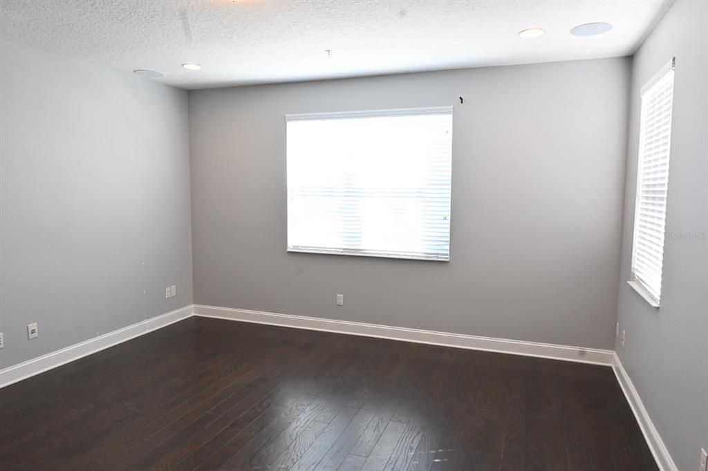 В аренду: $2,950 (3 спален, 2 ванн, 2360 Квадратных фут)