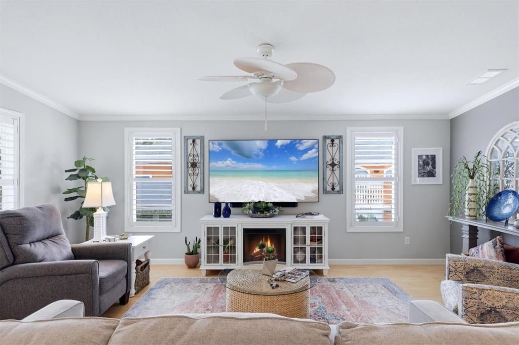 For Sale: $285,500 (2 beds, 2 baths, 1455 Square Feet)
