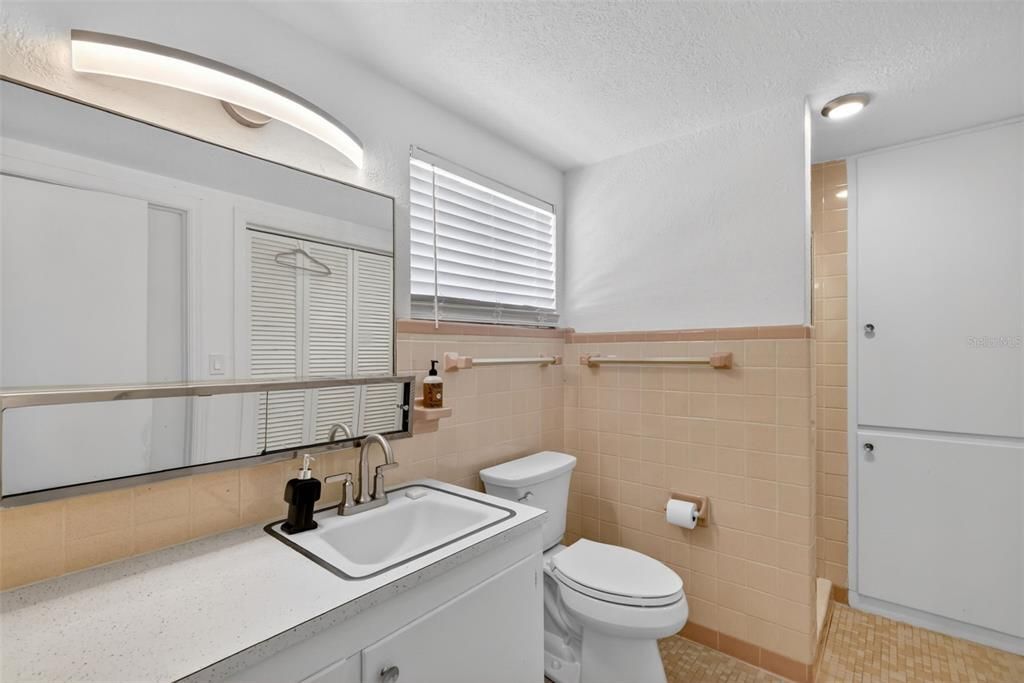 For Sale: $1,275,000 (7 beds, 0 baths, 3885 Square Feet)