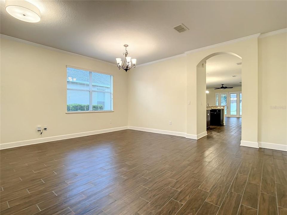 For Rent: $2,900 (3 beds, 2 baths, 1999 Square Feet)
