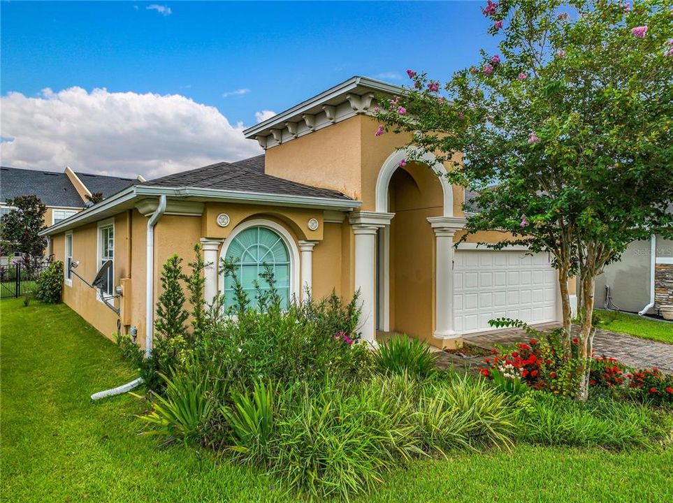 For Rent: $2,900 (3 beds, 2 baths, 1999 Square Feet)