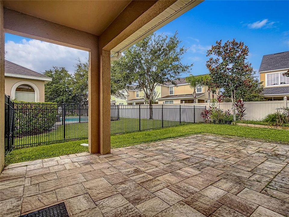 For Rent: $2,900 (3 beds, 2 baths, 1999 Square Feet)